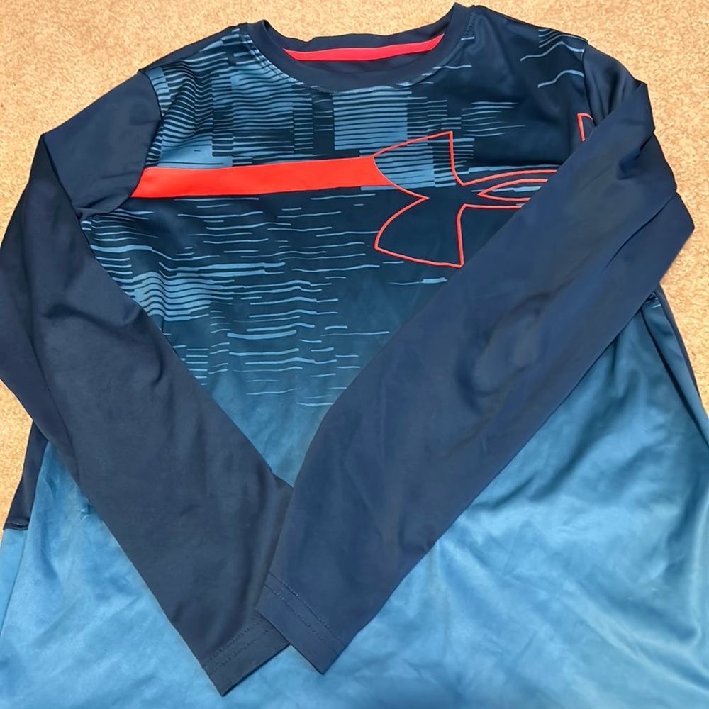 Under Armour performance long sleeve shirt